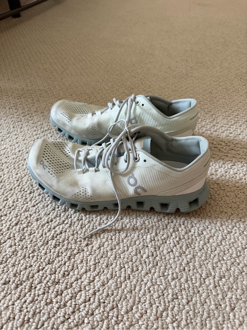 On CLOUDX RUNNING SHOE Sz 9